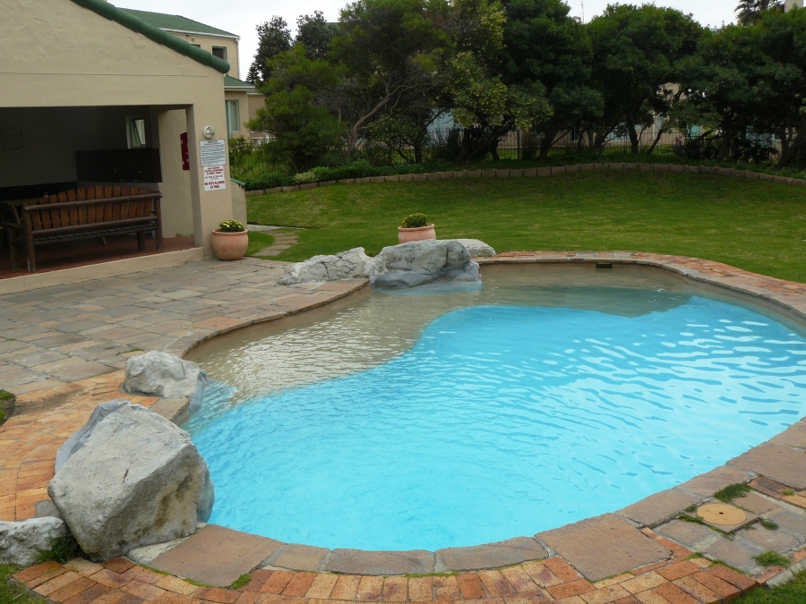 To Let 2 Bedroom Property for Rent in Greenways Golf Estate Western Cape